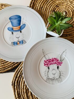 2 Platos llanos de porcelana pintados. - Image 4