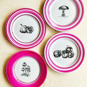 Set de 4 Platos planos de porcelana diseño verduras.