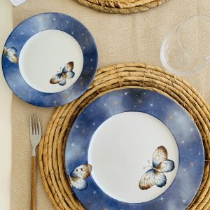 Set de 2 piezas, plato plano y plato postre, con detalles de oro.