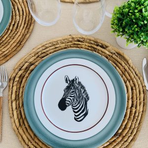 Set de 5 platos llanos de porcelana con diseño de animales. Cebra, Jirafa, León, Rinoceronte y Elefante.