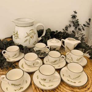 Juego de 8 tacitas de café, lechera, azucarero y Jarra de  Agua
