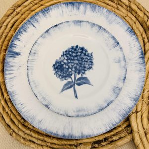 Set de 4 platos de porcelana, 2 planos y 2 de postre