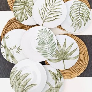 Juego de 8 platos de Porcelana con motivos de hojas